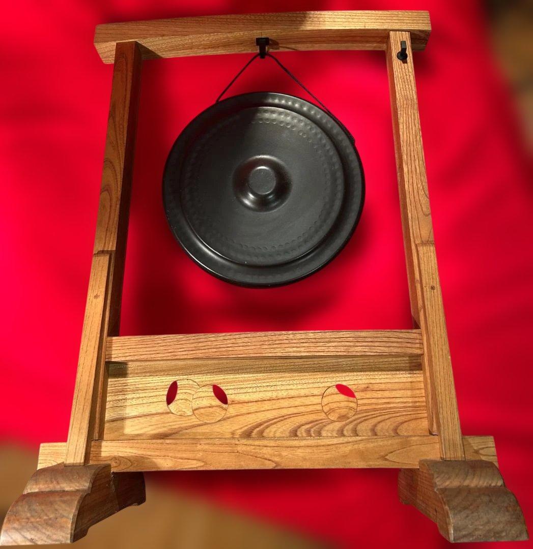 木製スタンドとバチ付きゴング