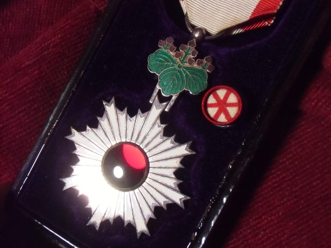 ●日本の勲章/徽章/日本軍＊ 昭和十六年＊勲六等単光旭日章（実物）