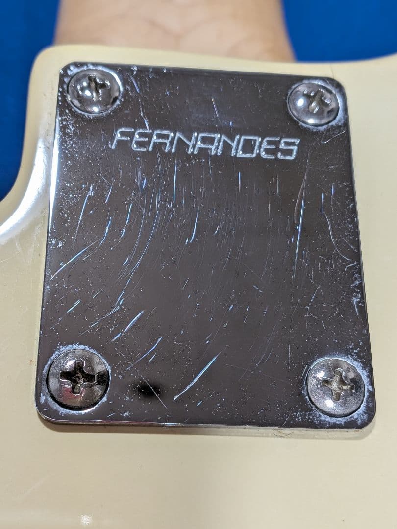FERNANDES エレキベース 4弦 アイボリー