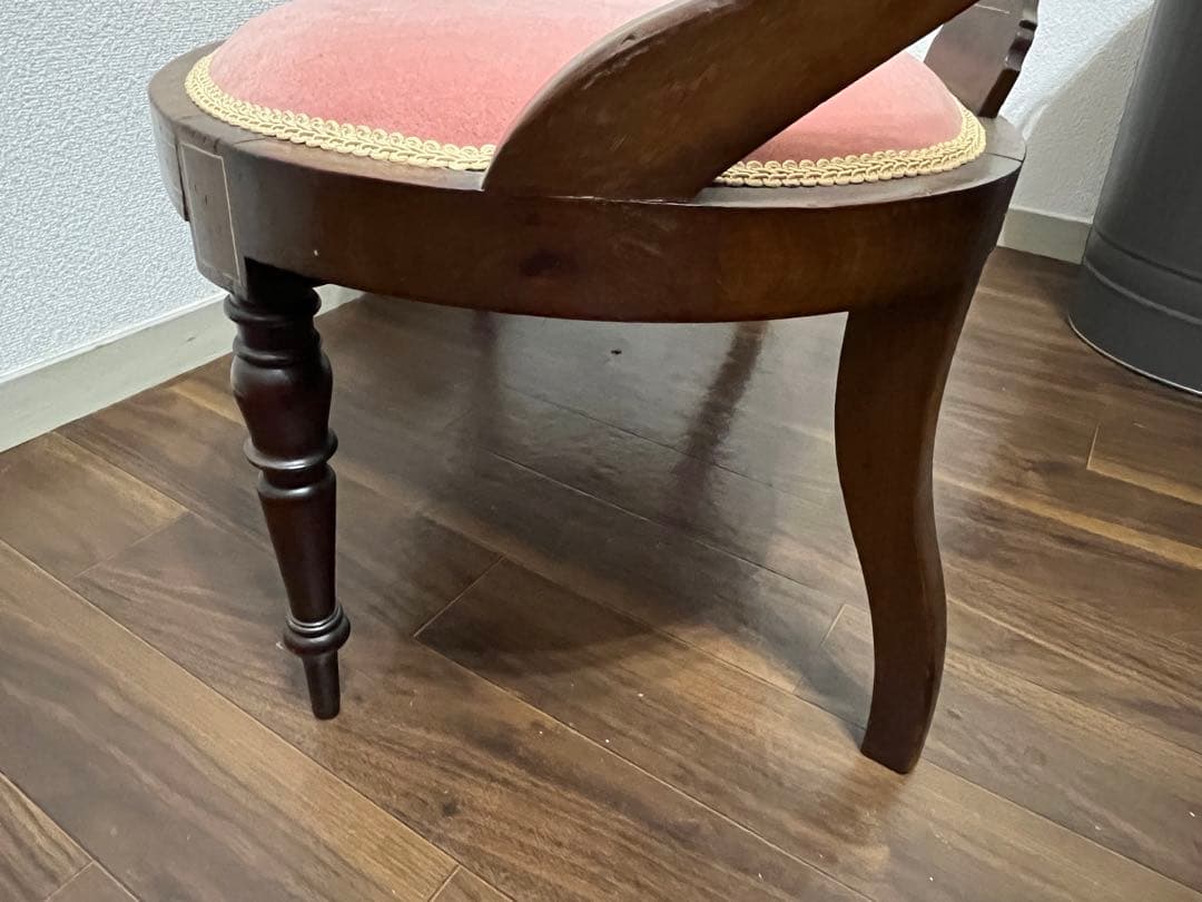 【もっちゃん】 西洋スタイルの装飾ベンチ