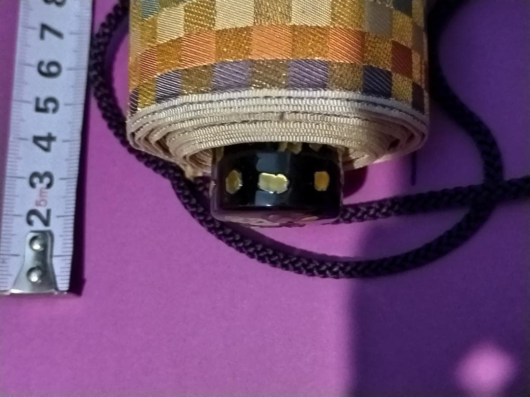 春画。絹織物絵巻　恋の十二景