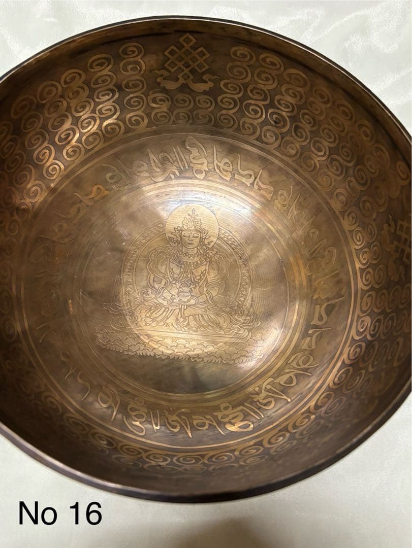 2025 no16 仏教の神タラの金属製ボウル シンギングボウル　23cm