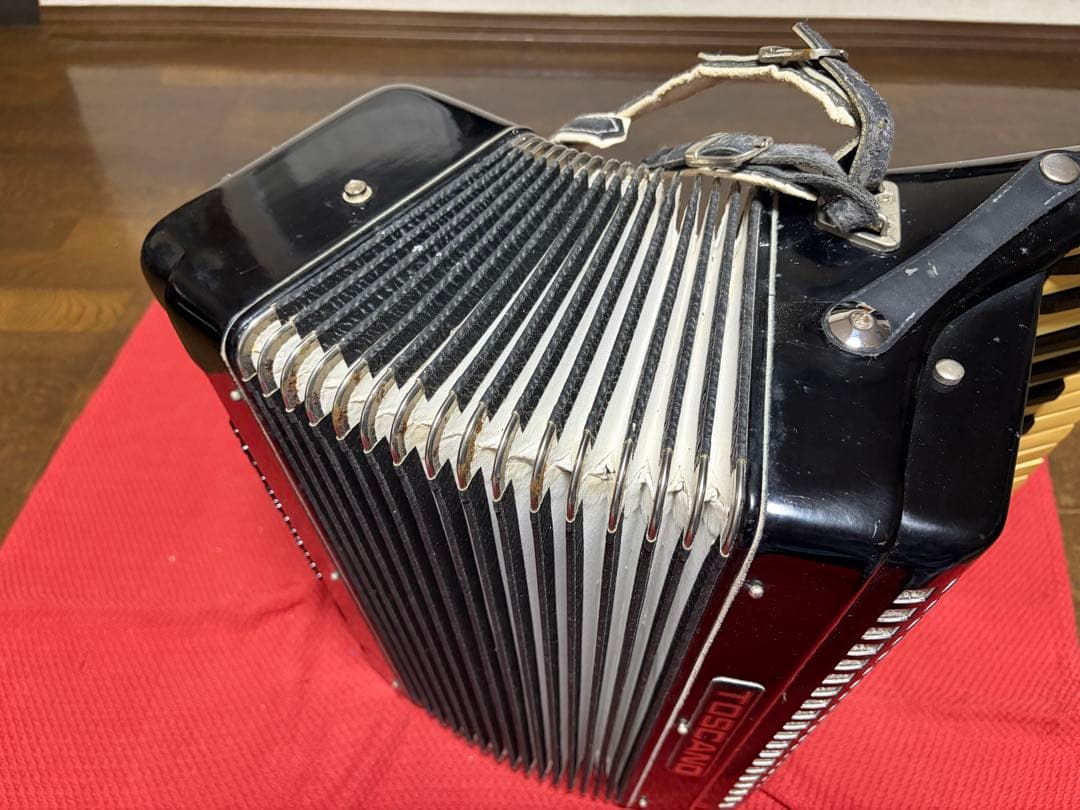 toscano アコーディオン
