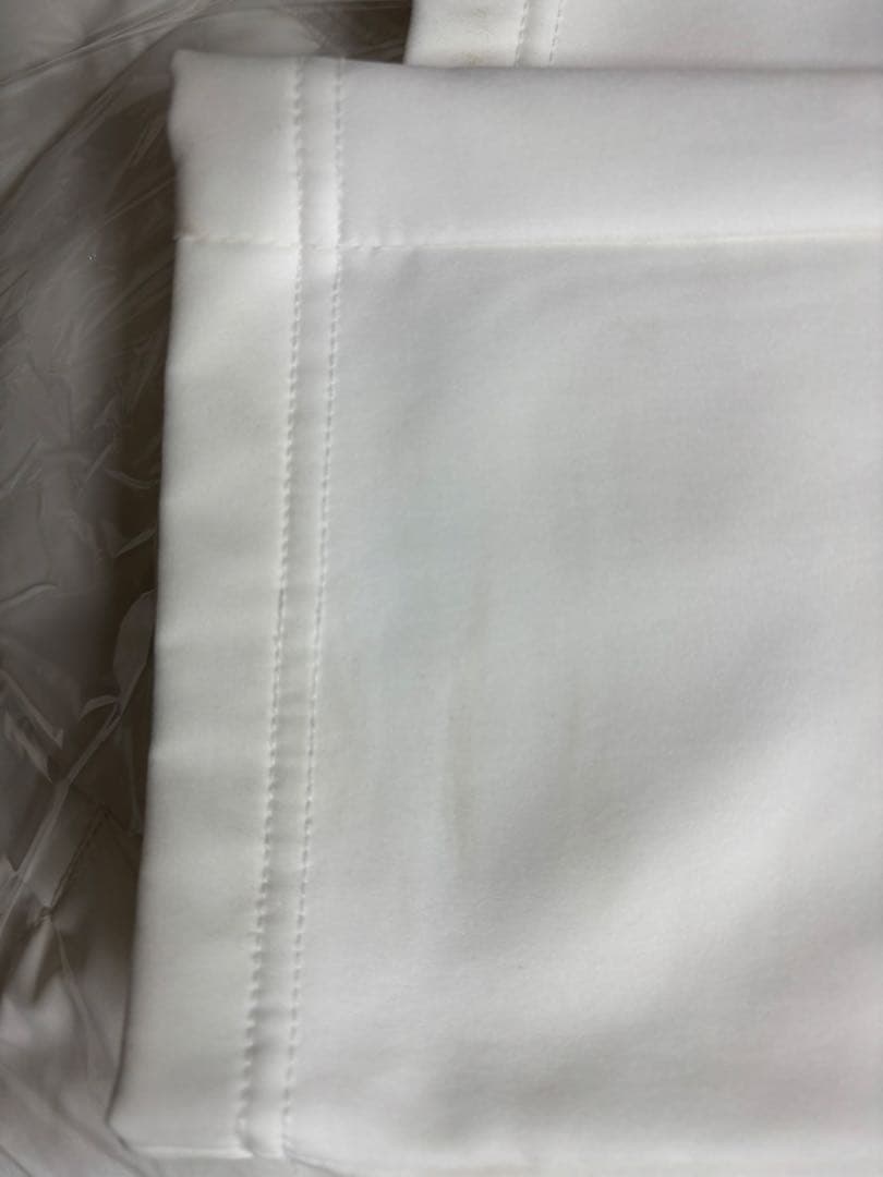 LUXEAKMPLUSホワイト 中綿ベスト、パンツセットアップ