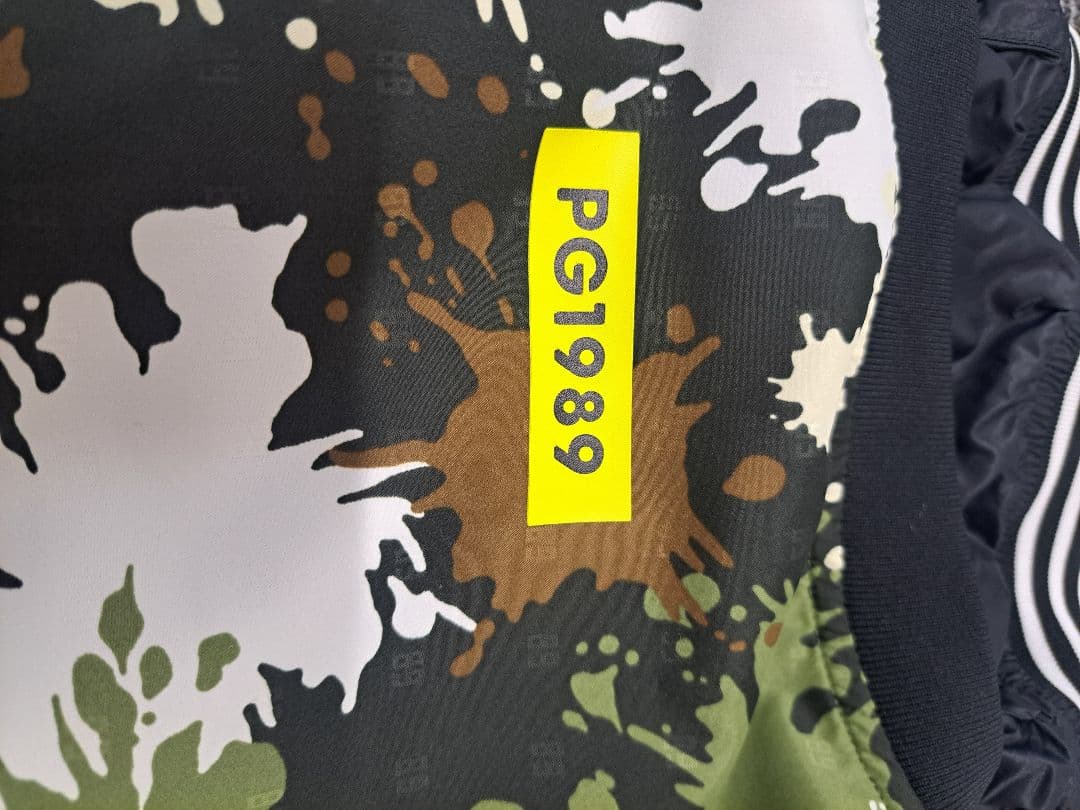 パーリーゲイツ PEARLY GATES サイズ4 (M) 迷彩 ツインスニード