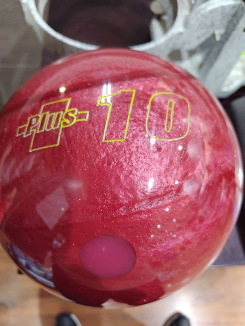 Plus 10 ボウリングボール US ACT14ポンド