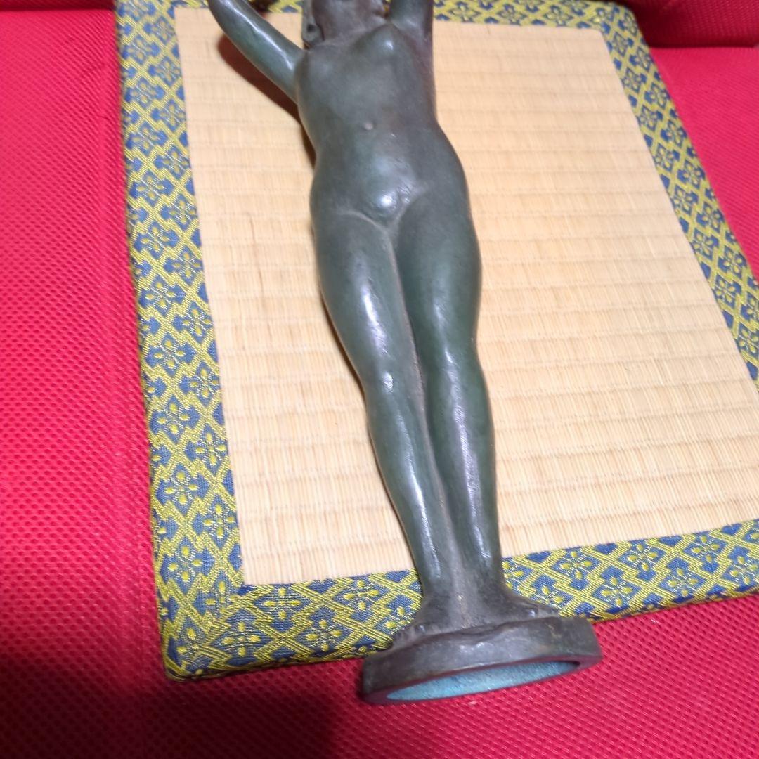 ブロンズ製 女性像 冠を持つ彫刻 約41cm