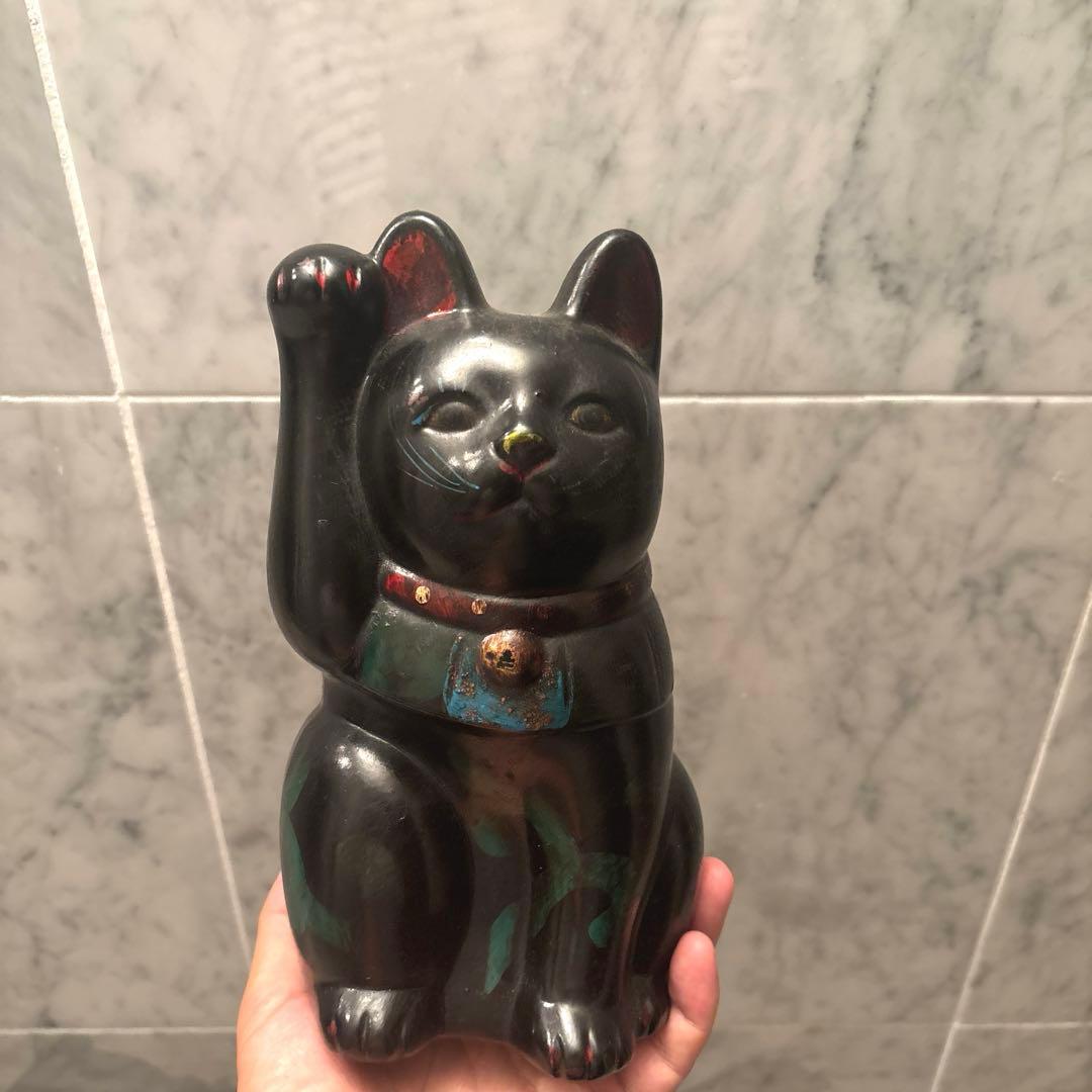 1920-30年代アンティーク妖艶な瞳と唐草模様が美しい陶器の招き猫