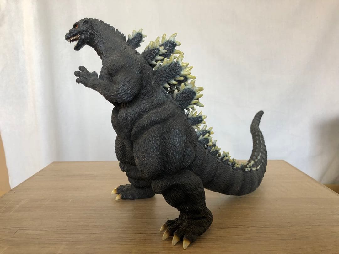 ウナムー ゴジラフィギュア キンゴジ　原型師、酒井ゆうじ