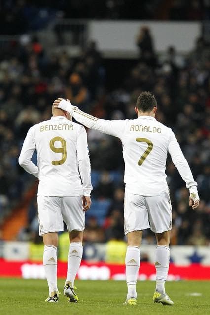 【希少長袖モデル】カリム・ベンゼマ ＃９ レアル・マドリード １１／１２（H）