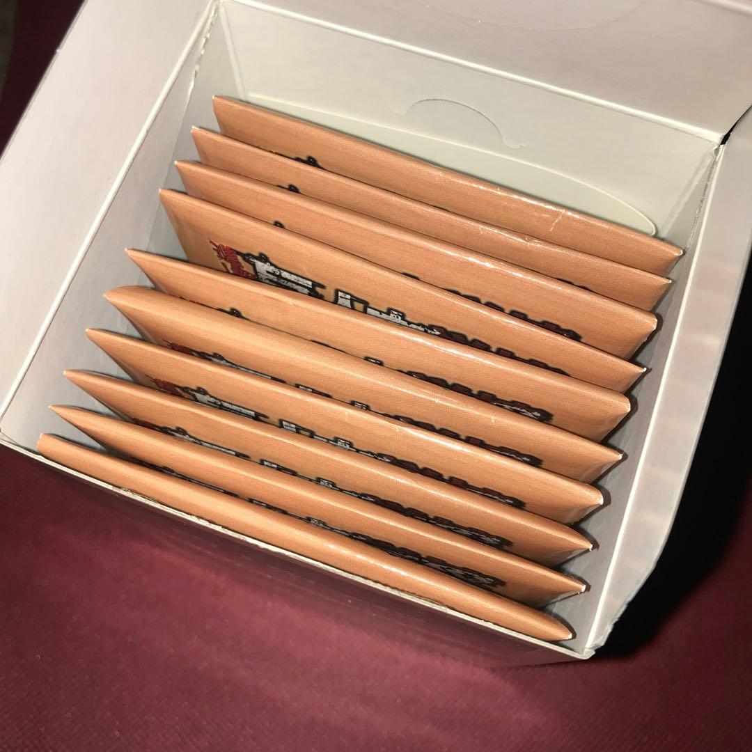 進撃の巨人　巨人中学校　アクリルキーホルダー　リヴァイ　ハンジ　エレン　ミカサ