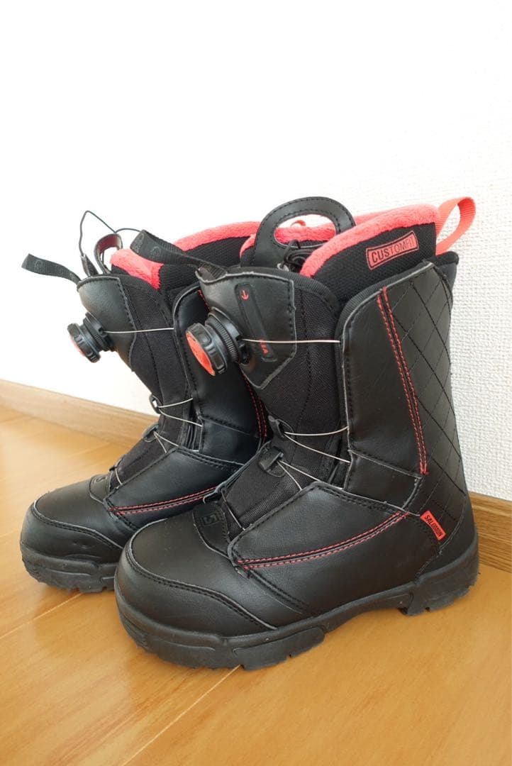 SALOMON 女性用スノーボードブーツ