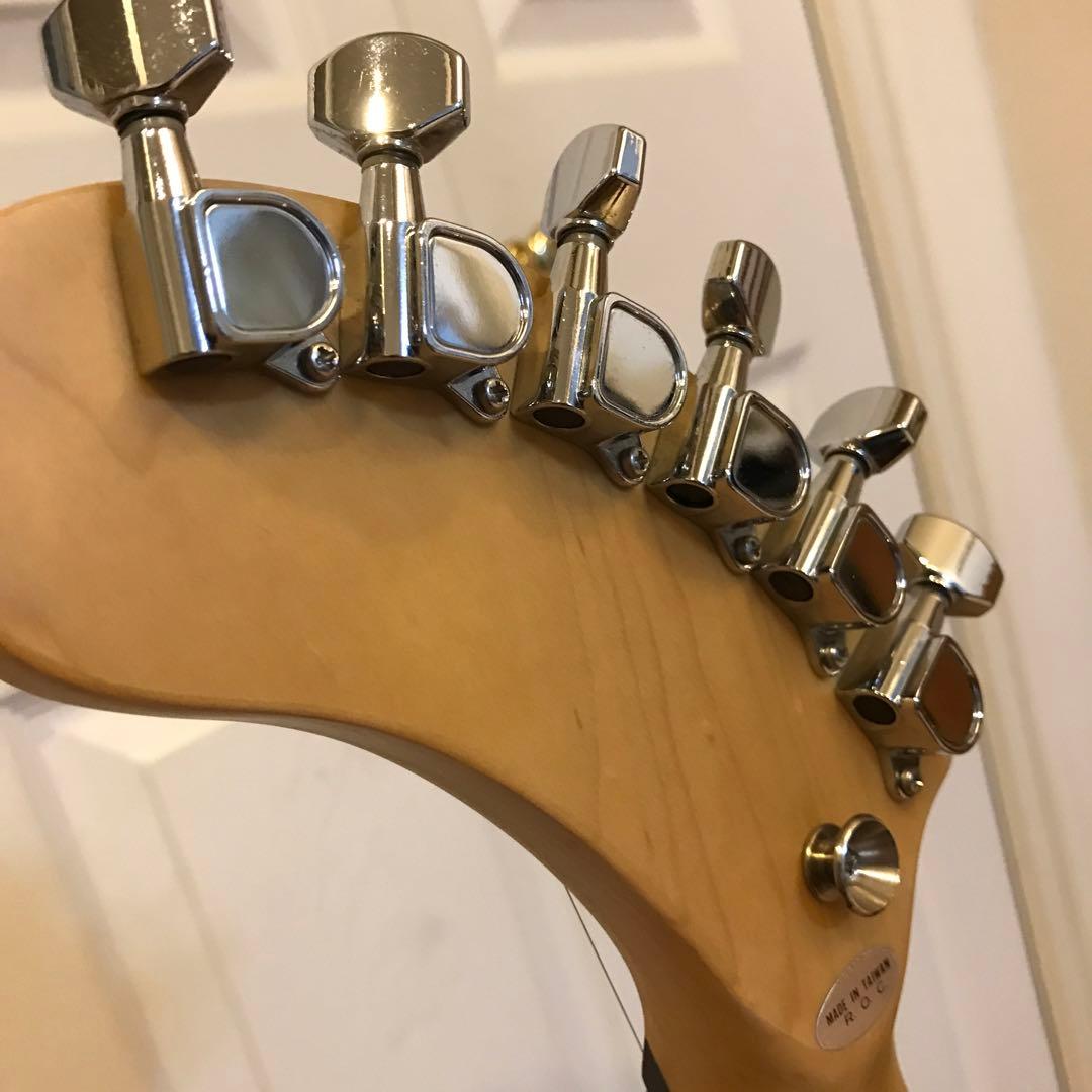 Fernandes ZO-3（ゾウさんギター） 内蔵アンプ付き ミニギター