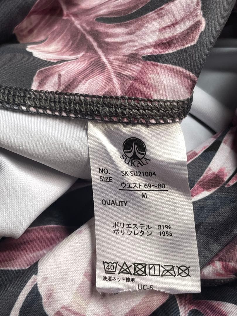 SUKALA リーフ柄 ブラック×紅ピンク レギンス Mサイズ