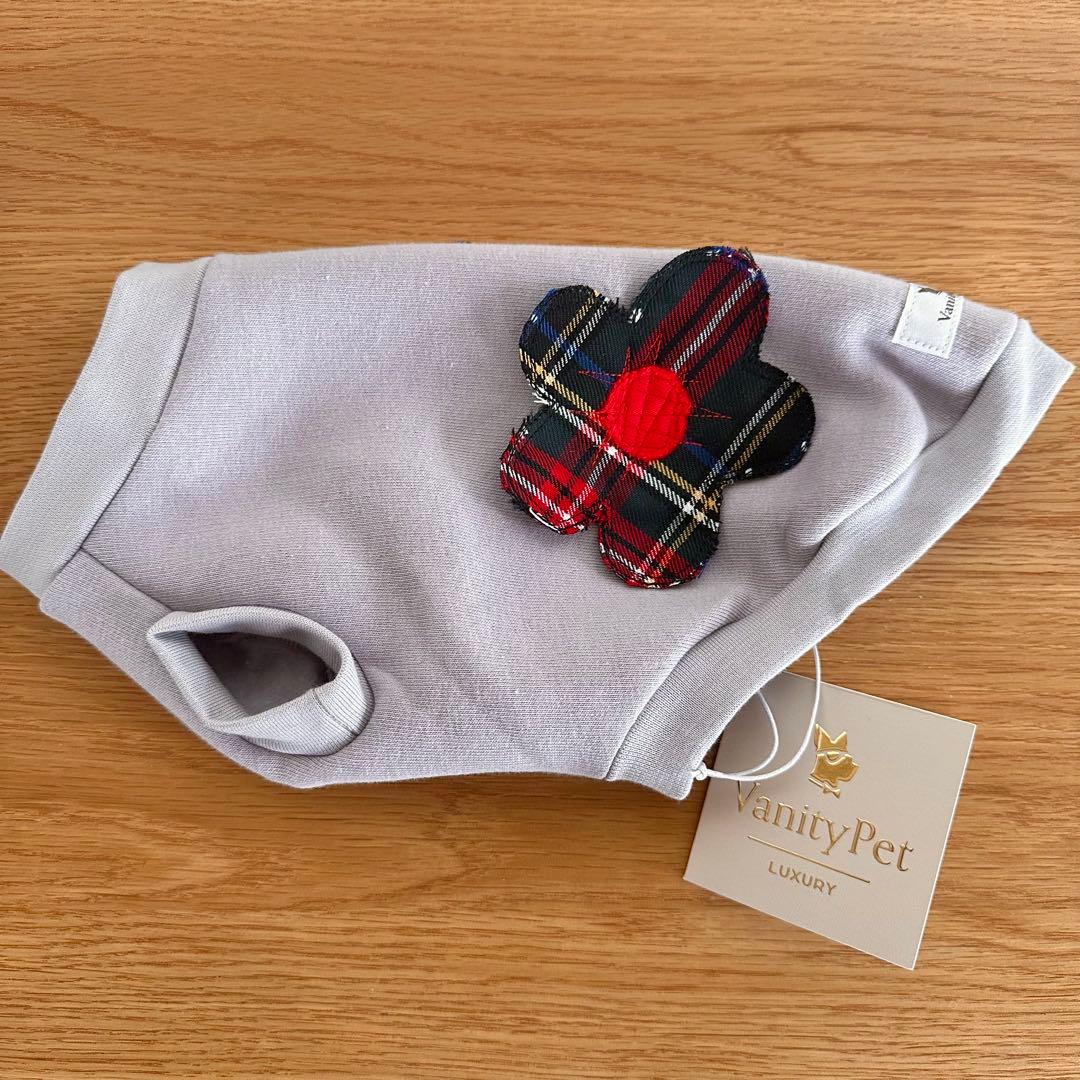 【新品、タグ付】Vanity Pet 　Check Flower Sweat