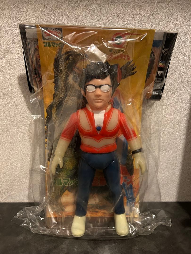 【メディコムトイ】庵野秀明×ウルトラマン ソフビ（蓄光）値下げ不可