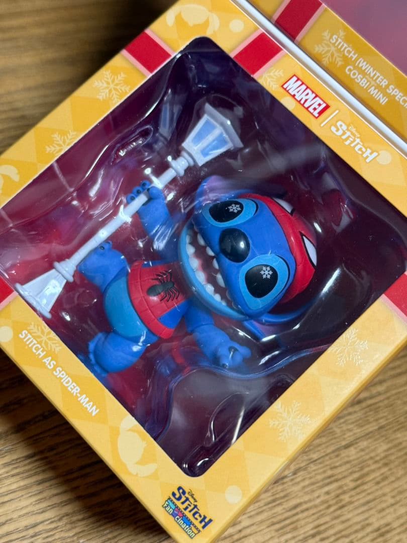 【非売品】COSBI スティッチ　スパイダーマン　トイサピエンス　ホリデーギフト