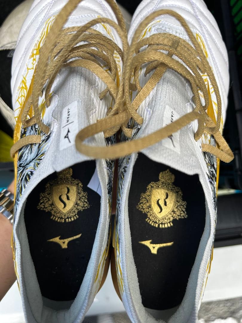 ミズノ モレリア NEO 3β SR4（セルヒオラモス）JAPAN 25.0cm