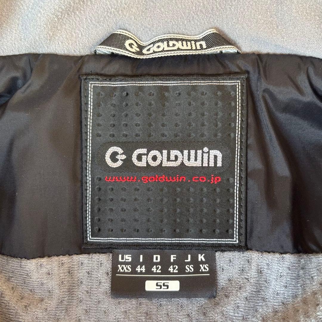 スキーウェア☆新品未使用⭐︎上下☆160cm☆サイズSS☆ゴールドウィン