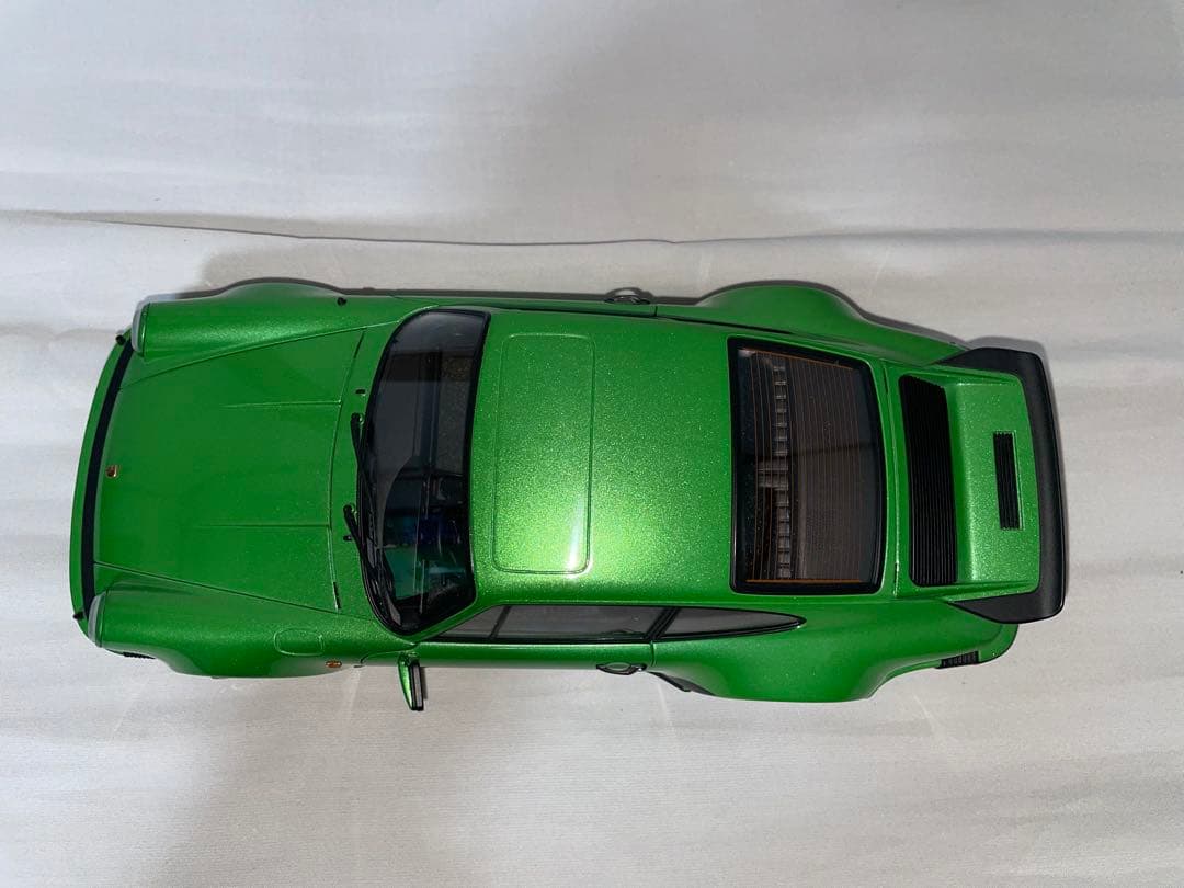 オートアート1/18 ポルシェ 911 訳あり