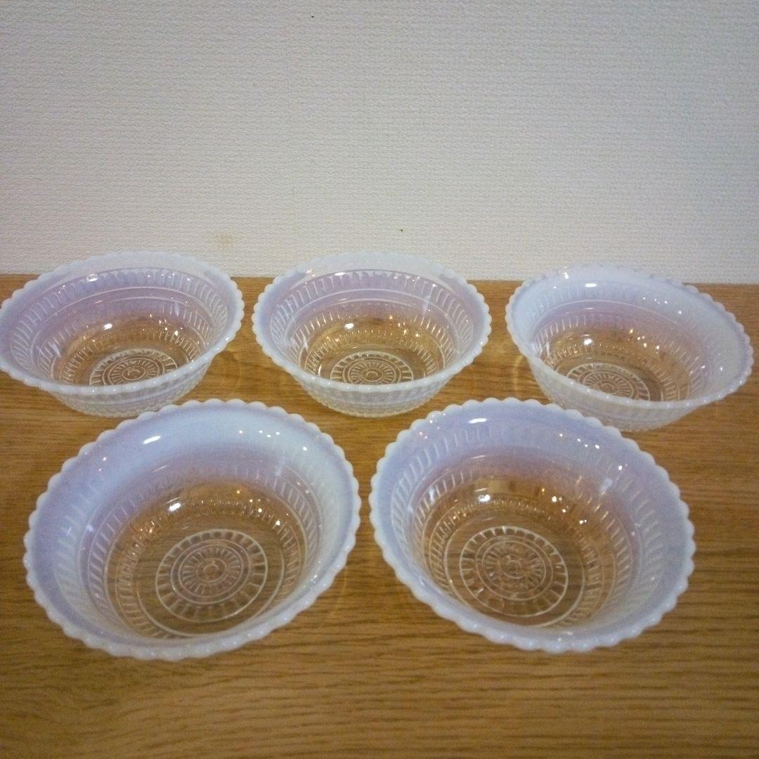 昭和アンティーク　乳白色の小鉢５個