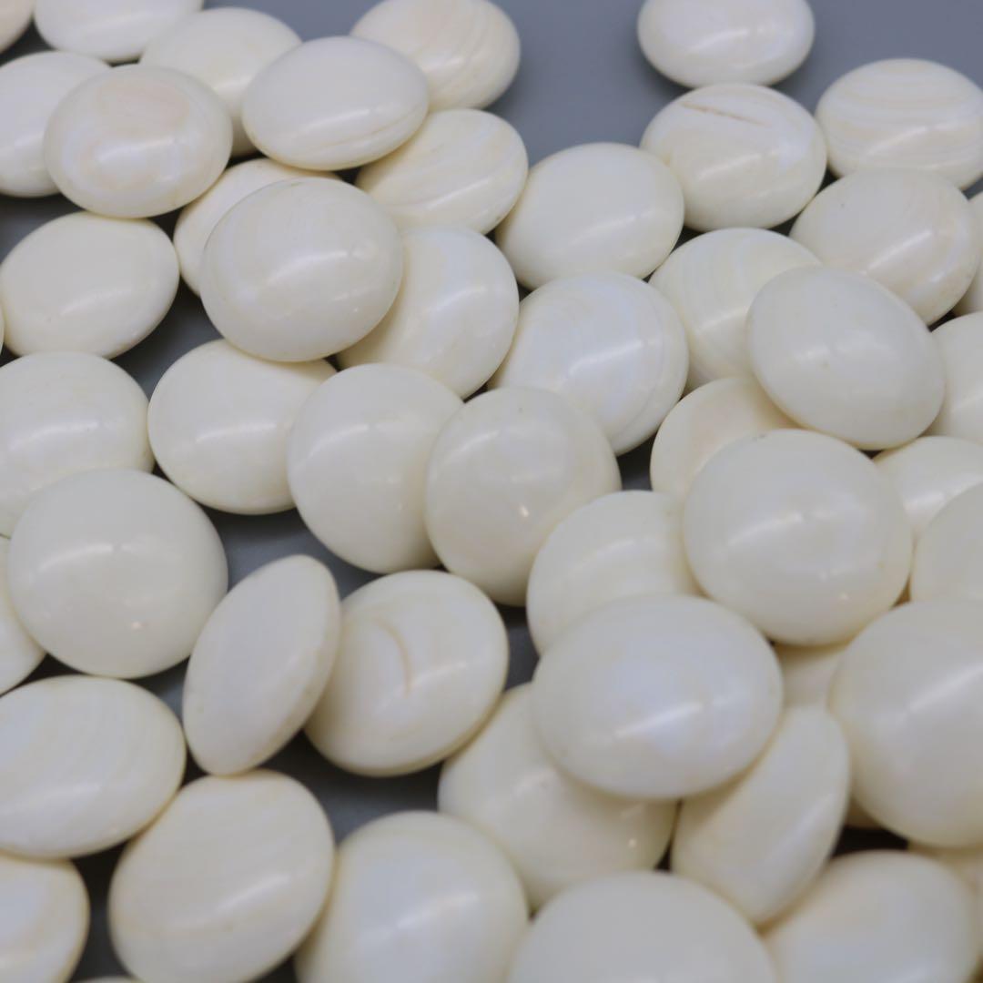 碁石　那智黒石　蛤碁石　厚み10㎜前後　36号？　桐箱入　白173個　黒179個