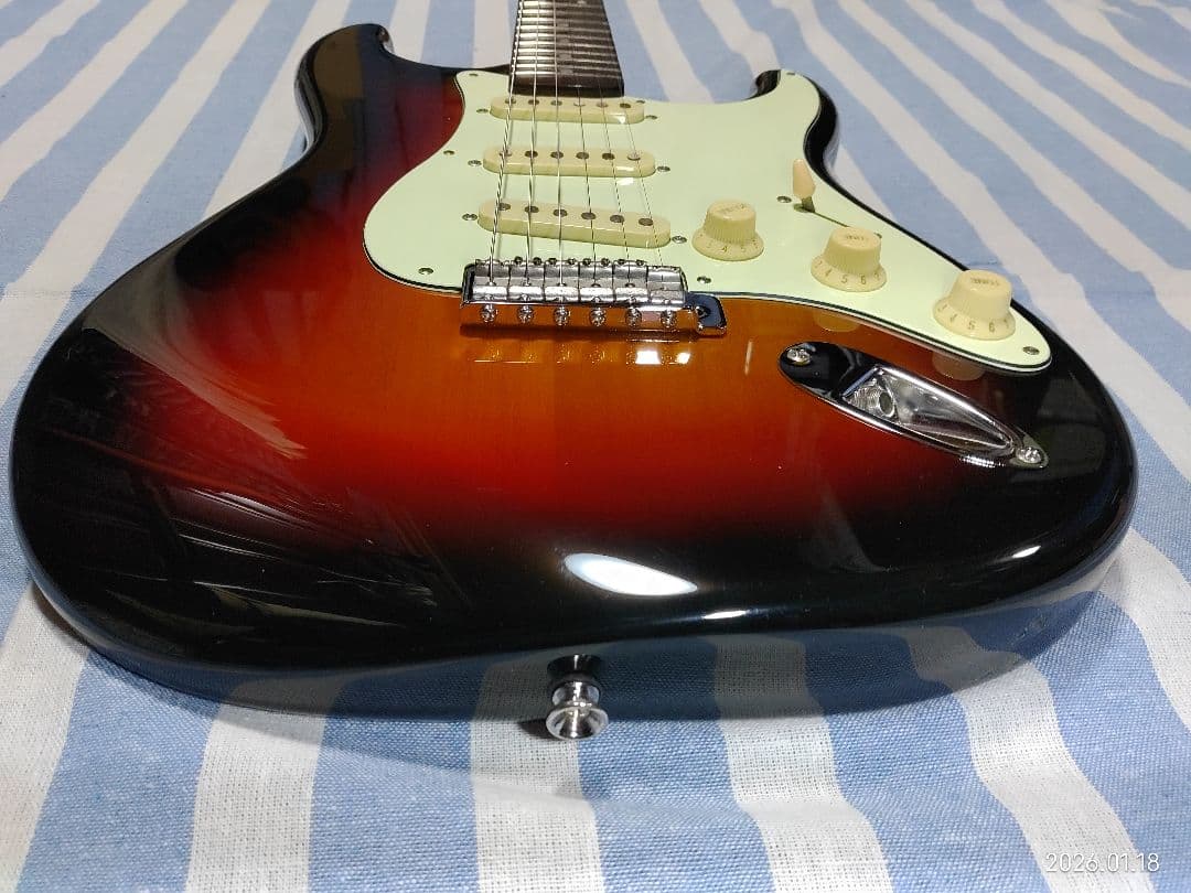 Laid BackブランドのストラトタイプギターST400 3TSまずまずキレイ