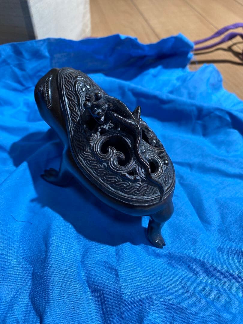 三つ足の蛙　国宝レプリカ