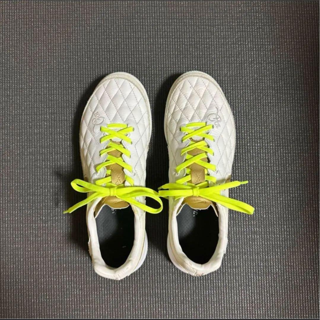 ナイキフットサルシューズ　　ティエンポ　ロナウジーニョ ルナガト2