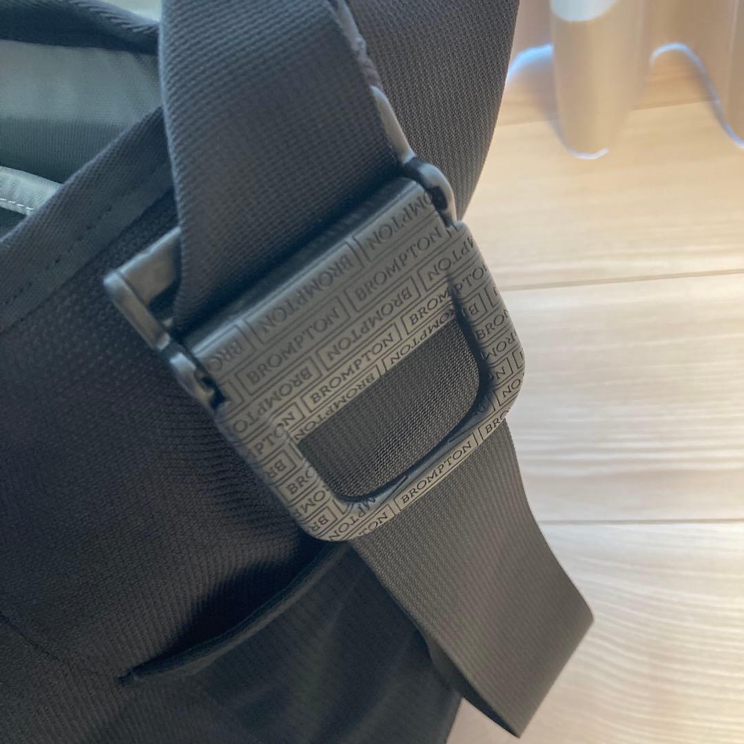 アクセサリー BROMPTON METRO MESSENGER WITH FRAME 23L