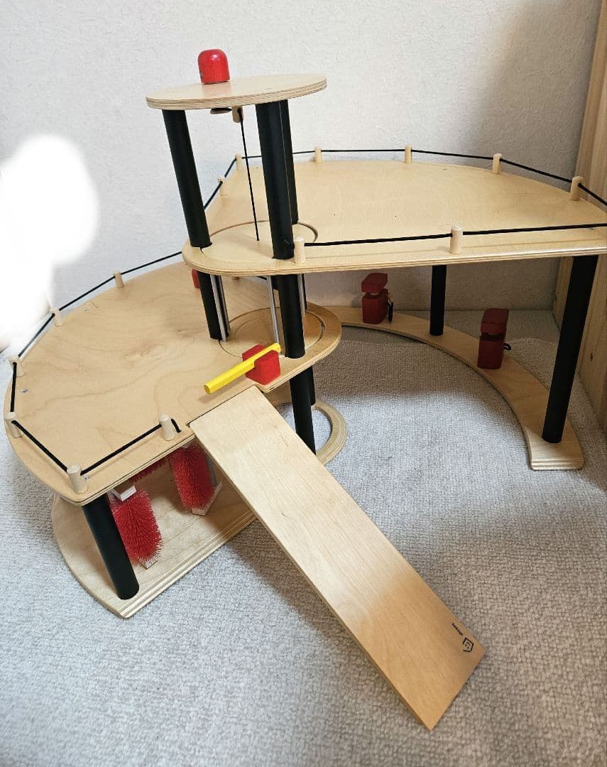 アーレンス社　ahrens 木製　立体駐車場