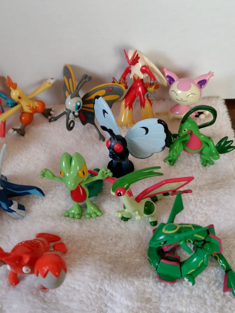 ポケモンフィギュア　モンポケ　TOMY　任天堂