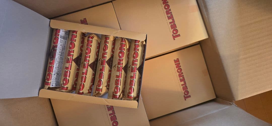 トブラローネ　ミルク　12本入り×12箱　チョコレート