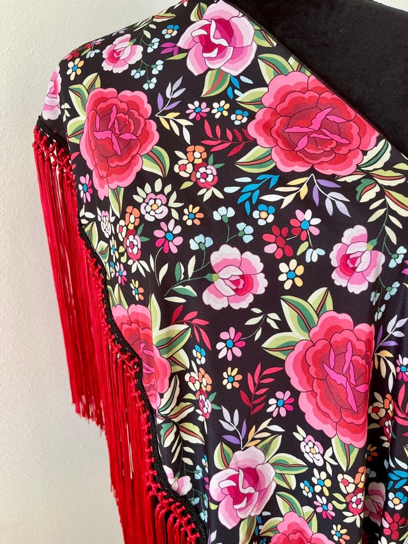 フラメンコ　マントンシージョ　ブラックマントン風花柄水玉　ダークレッドフレコ