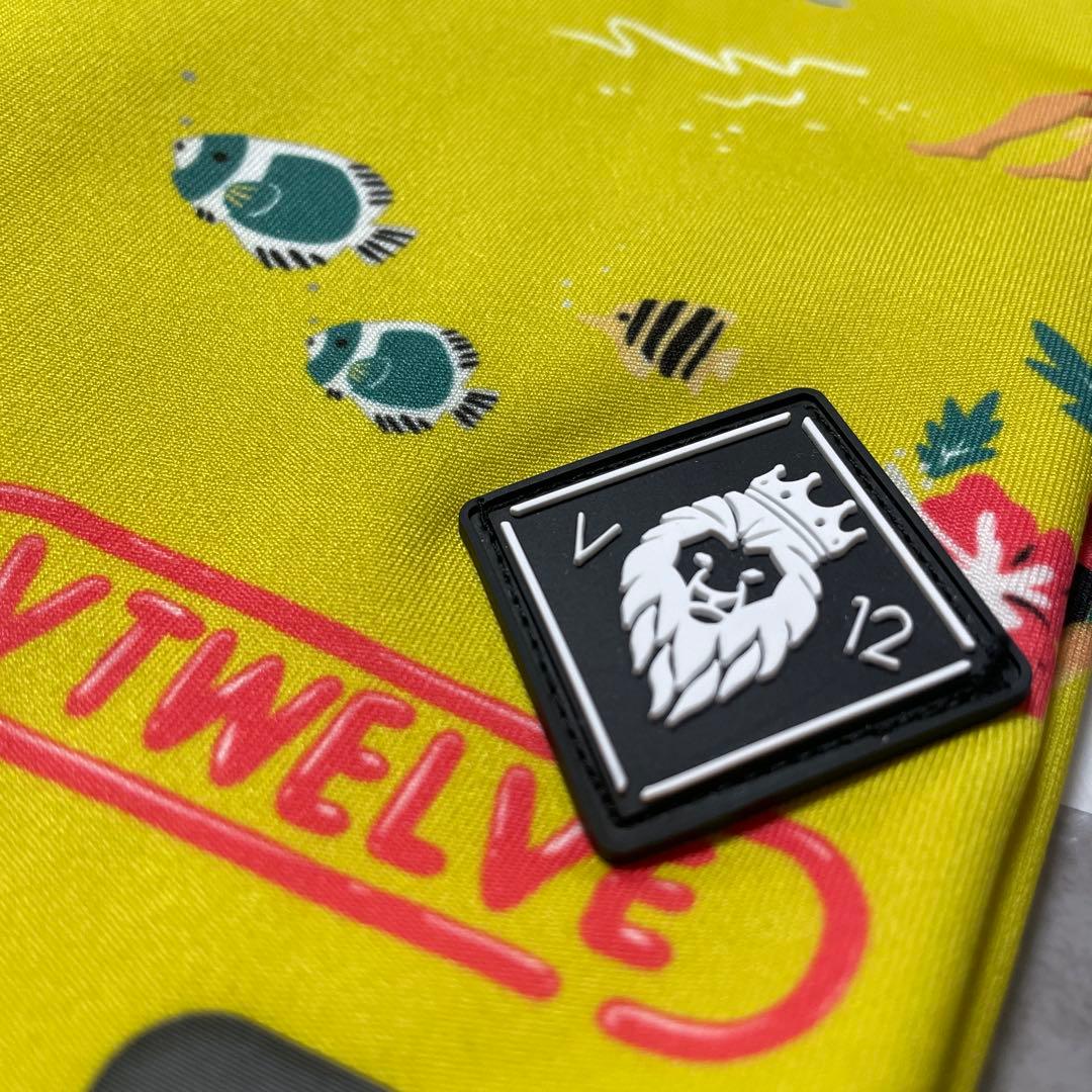 ⭐︎新品未使用Ｖ12⭐︎定価19800円⭐︎LEON⭐︎総柄モックネックyellowXL