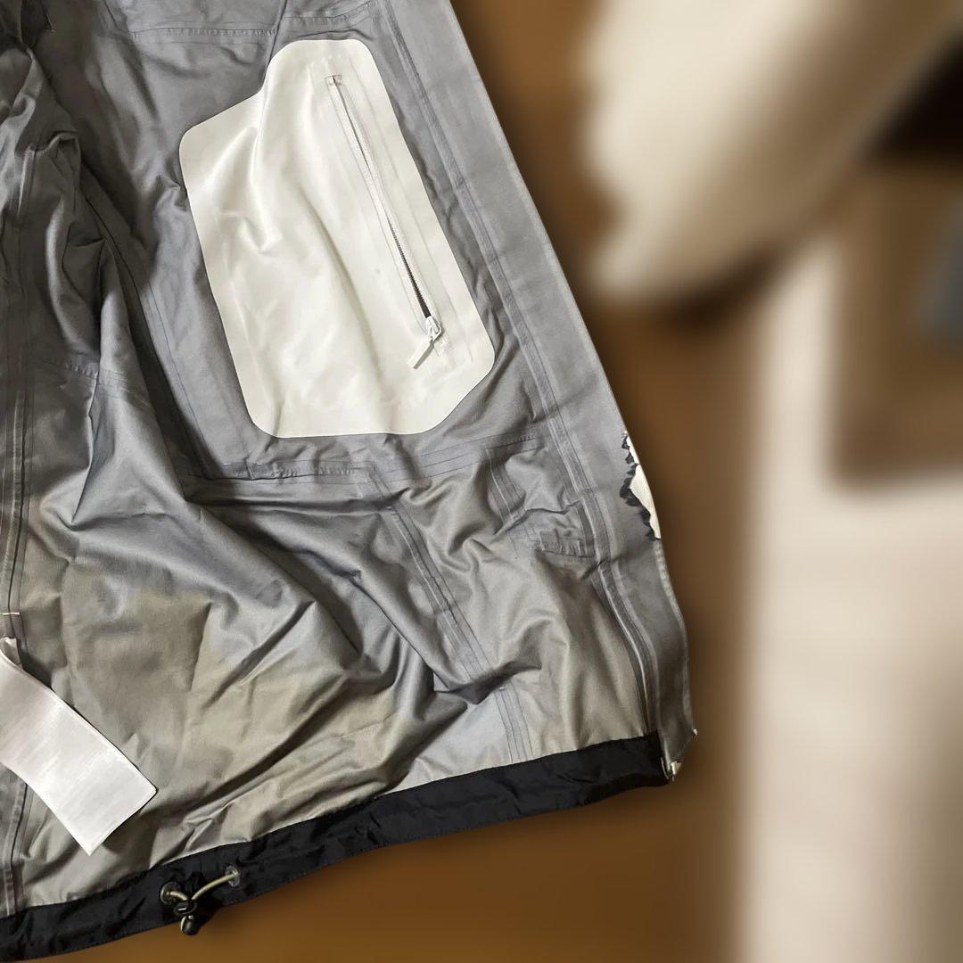 シマノ　リミテッドプロ　ゴアテックスレインスーツ R-112S BBXホワイト