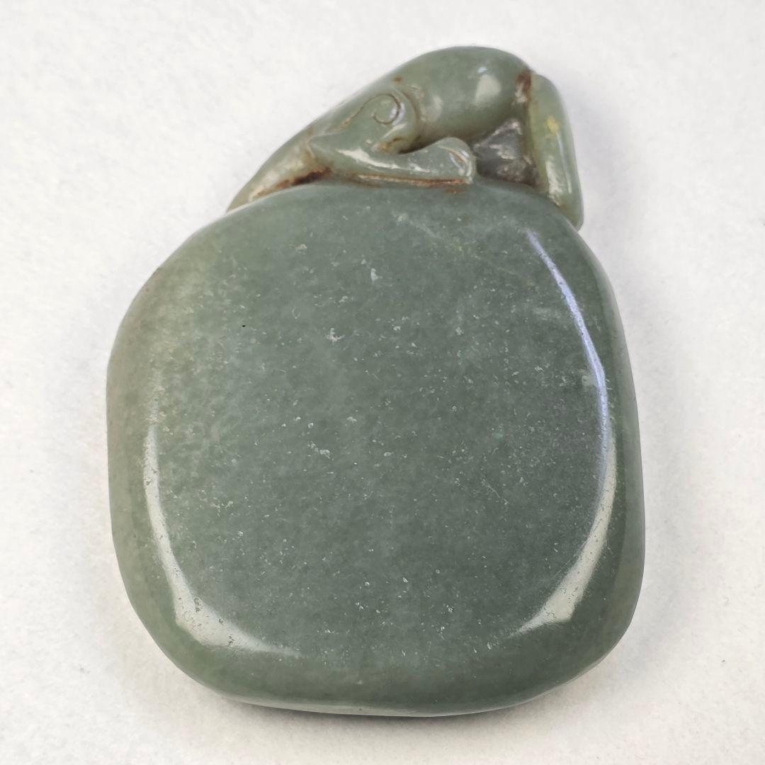 古文房具 本物和田玉 原石 手彫 清代 蟠螭出郭紋 筆添 玉硯 置物 文鎮