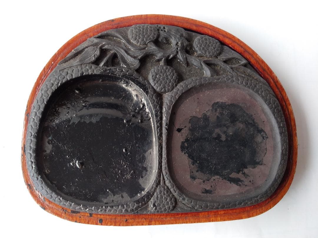 高級硯 古硯 端州名硯 端州石硯 端渓硯 石眼 中国美術 硯 美品 です。