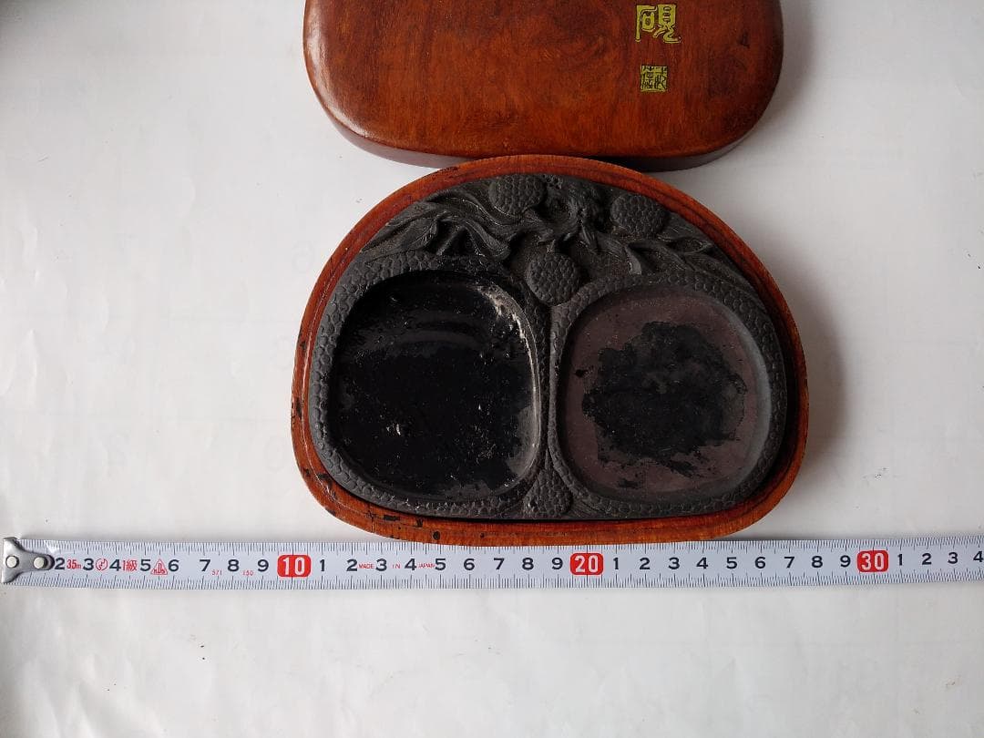 高級硯 古硯 端州名硯 端州石硯 端渓硯 石眼 中国美術 硯 美品 です。