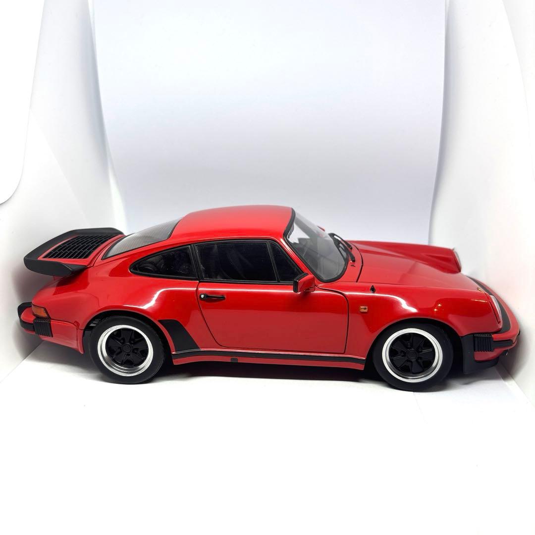 オートアート　ポルシェ911ターボ　930 AUTOart 1/18