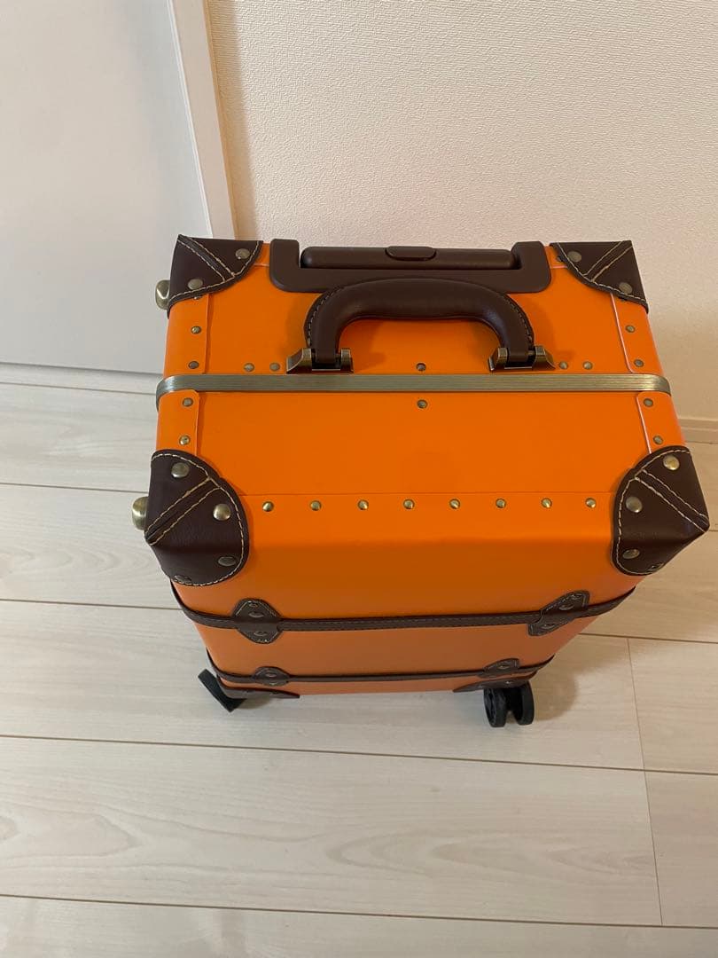 キャリーケース　トランク　スーツケース　オレンジ　旅行　おしゃれ　可愛い　高級