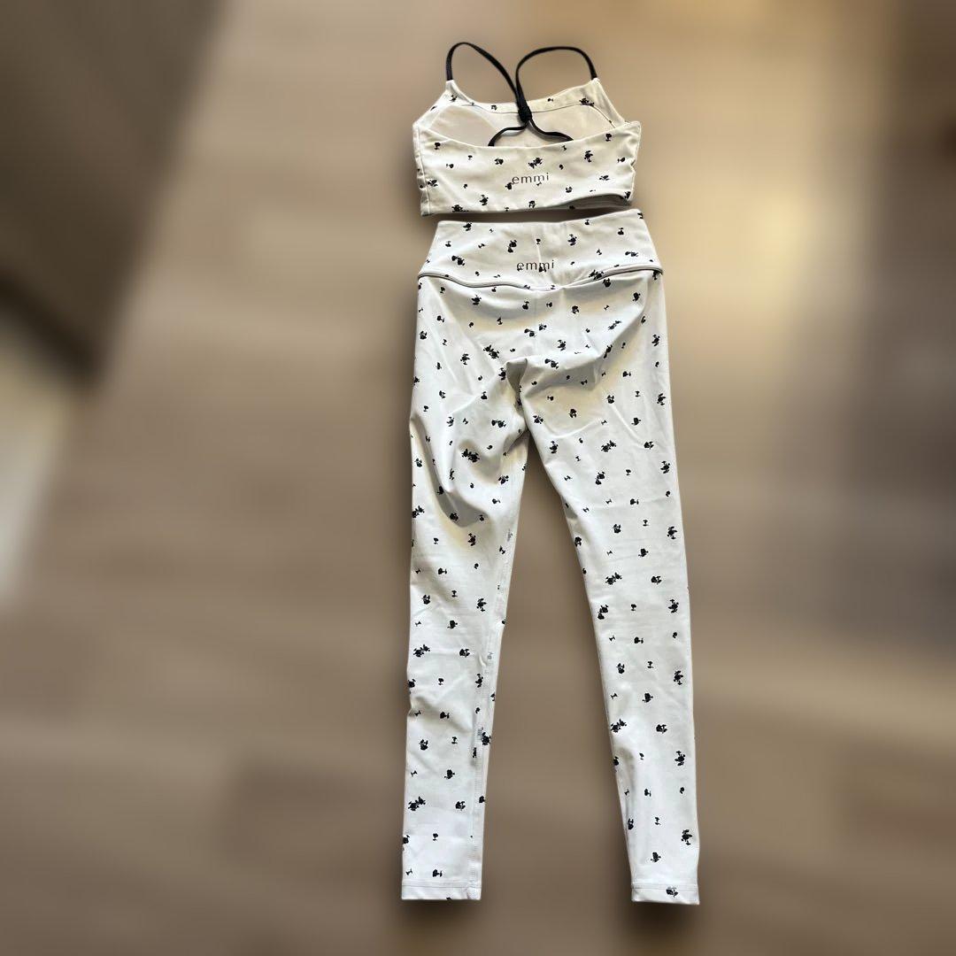 emmi 花柄 ヨガウェアセット