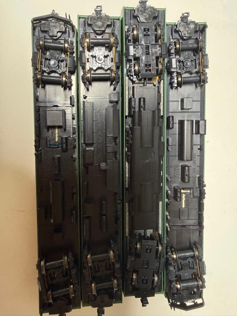 KATO 10-895 111系0番台湘南色 4両付属編成（動力付）