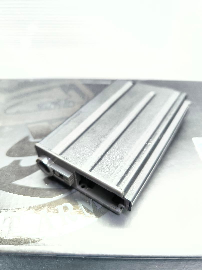 東京マルイ P-90TR 300連、BOXマグ、バッテリー、ダットサイト他多数