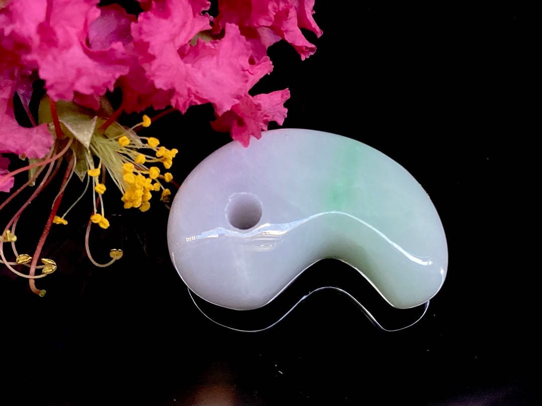 ✳premium*一流の勾玉　最上級のコレクション ‼️ 糸魚川翡翠ラベンダー入り