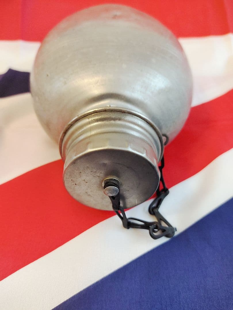 1944年型ビンテージイギリス陸軍放出品 キャンティ―ン 水筒 アルミ製81年前