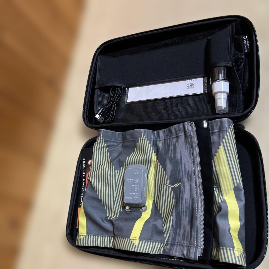 美品Sサイズ　シックスパット　パワースーツコアベルト、コントローラ付