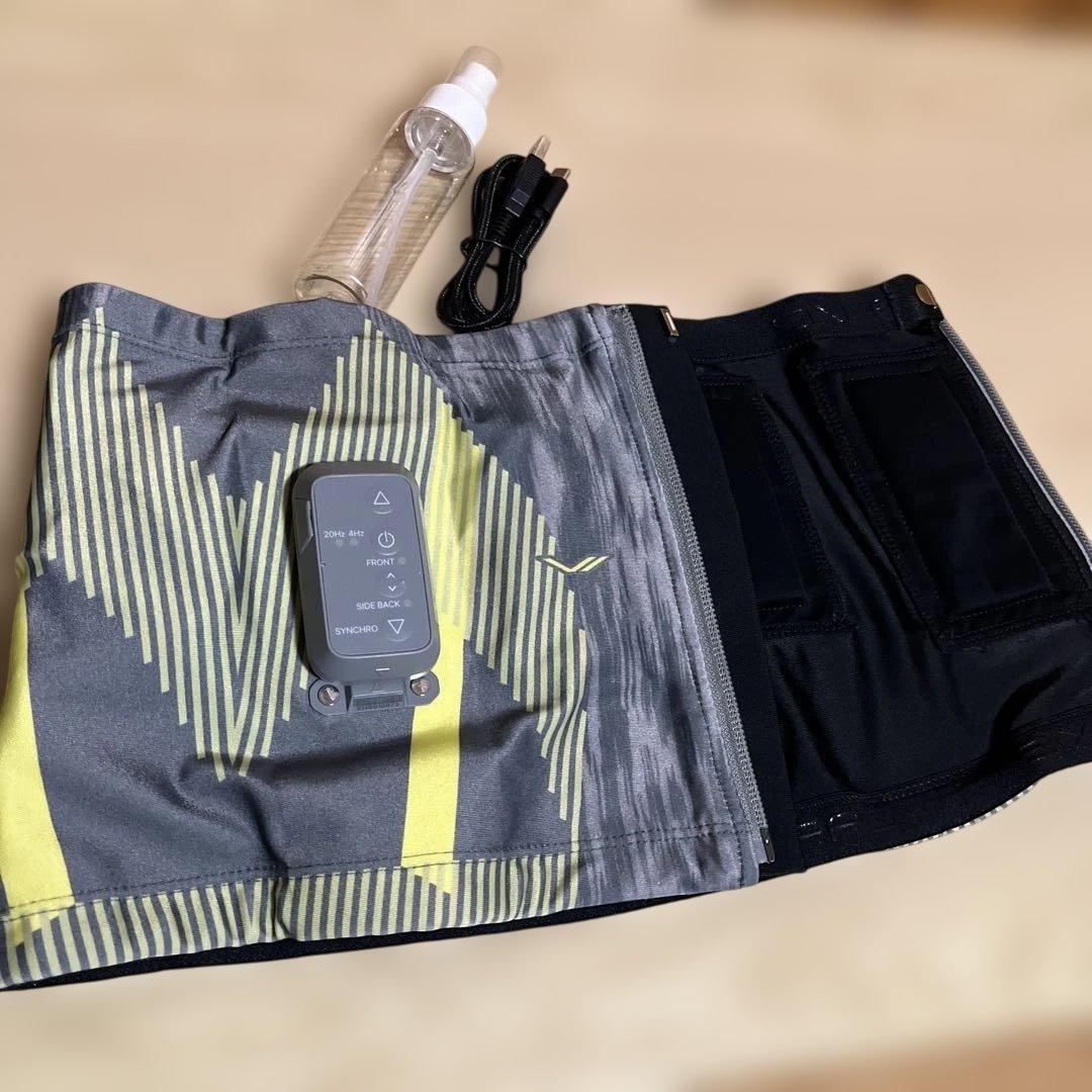 美品Sサイズ　シックスパット　パワースーツコアベルト、コントローラ付