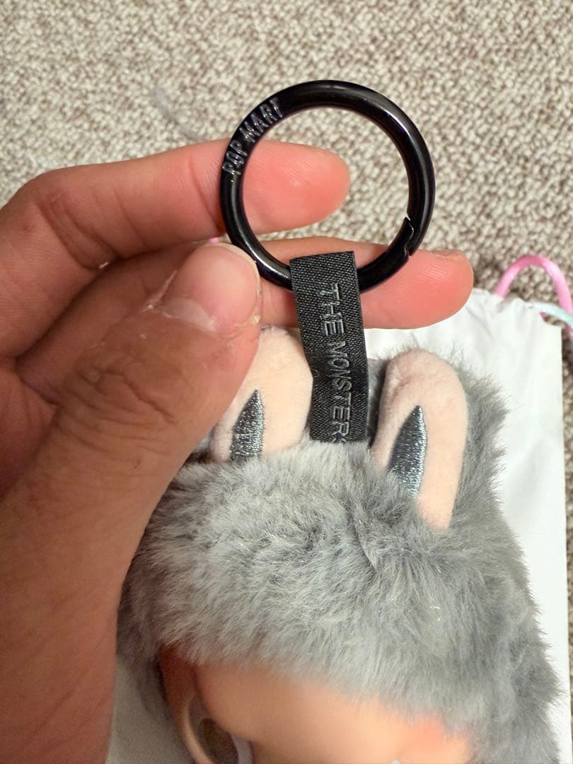 レアカラー！　POPMARTLabubu エナジー　ラブブシークレット