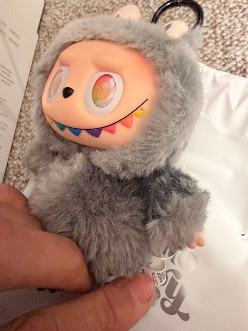 レアカラー！　POPMARTLabubu エナジー　ラブブシークレット